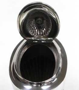 An Edward VII silver semi fluted coffee pot, Goldsmiths & Silversmiths Company, London 1907,... - 3