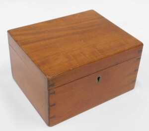 An early 20thC Jaques Staunton pattern boxwood chess set, each king approx 8cm high, marked... - 6
