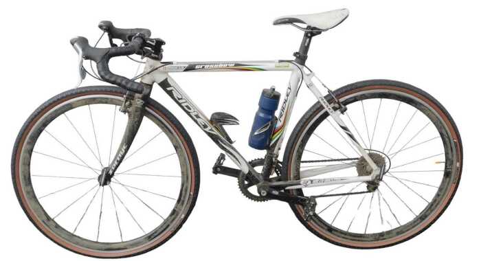 A Ridley Cross hybrid bike, with a Shimano Tiagra gear set.