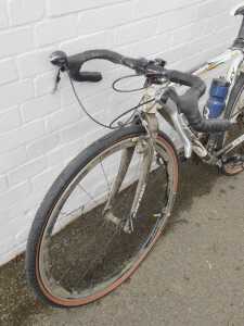 A Ridley Cross hybrid bike, with a Shimano Tiagra gear set. - 3
