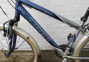 A Trek Navigator 300 hybrid bike, with a Shimano S-Ram X7 gear set, an Alpha custom aluminium... - 4