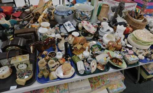 Household ceramics and effects, comprising bird ornaments, Cottage Garden wares, cabbage leaf...