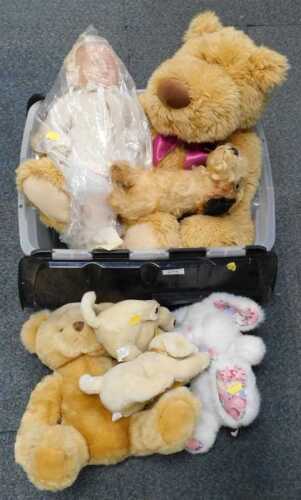 Assorted teddy bears, dolls and soft toys. (1 box)