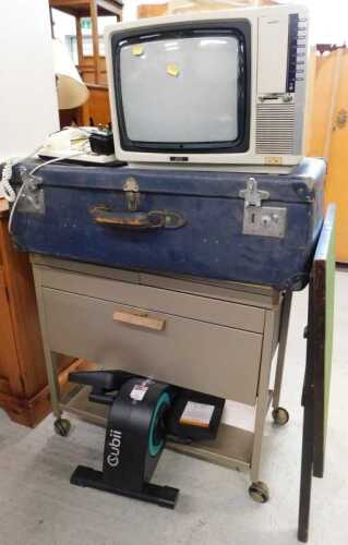 V - Various vintage electrical items, JVC portable TV, model number 7170GB, with 14" screen, British...