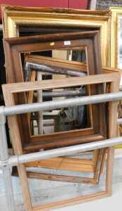Various frames, giltwood, gesso and others, wooden frames, etc. (a quantity)