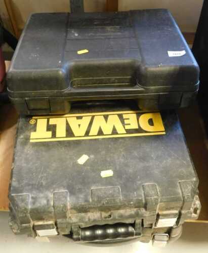 DeWalt and other tools, 18 volt 2.6A cordless drill, with accessories, in case, etc. (a quantity)