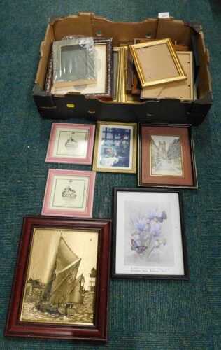 Various photograph and picture frames. (a quantity)