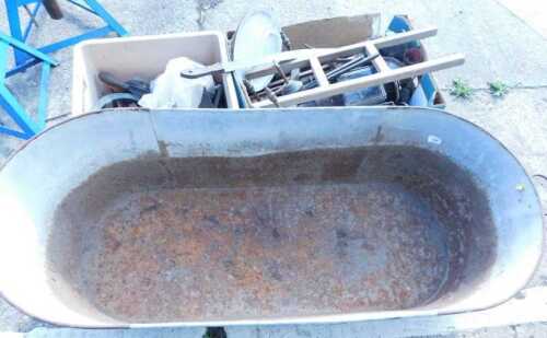 Various tools, other accessories, etc., part lanterns, other metalware, part carriage lanterns,...