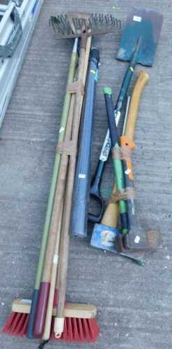Various hand tools, axe, sweeping brush, hoe, rake, etc. (a quantity)