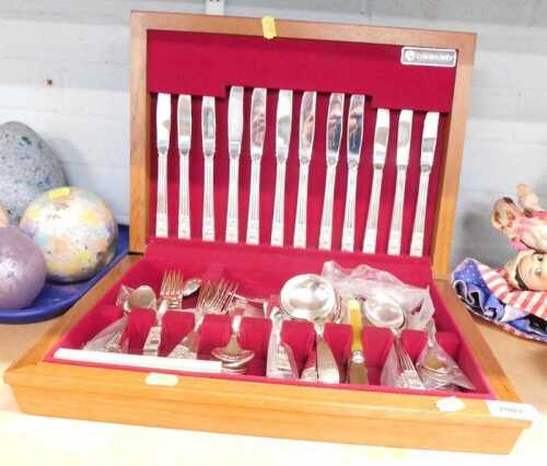 A wooden canteen of Community plate cutlery, to include forks, knives, fish knives, soup spoons,...