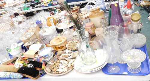 Housewares and ceramics, to include Ford's china part tea set, glass vases, sea urchin shells,...