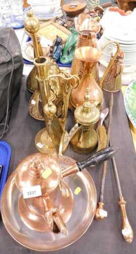 Metalware, to include jugs, copper handled pokers, coffee pot, brass fireside companion set,...