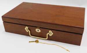 A late 20thC William Powell Gun & Rifle Makers gun cleaning kit, in a mahogany case of... - 5