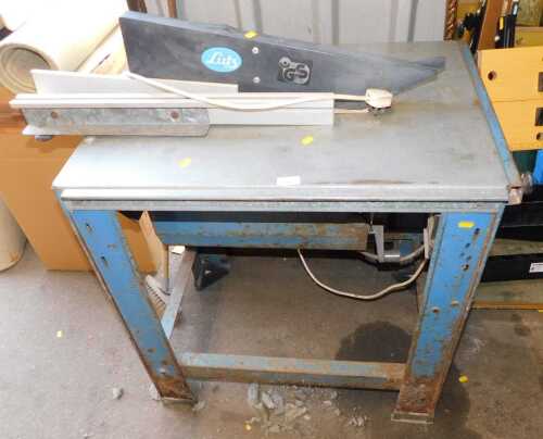 A Lutz bench saw.