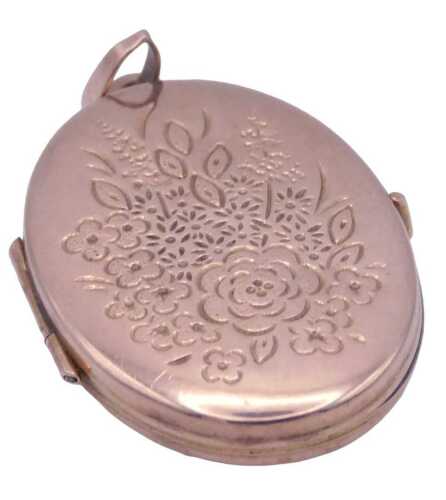 A 9ct gold oval double photo locket, with engraved floral decoration, 3.7g.