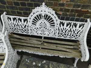 A Coalbrookdale style white painted cast aluminium and wooden Peacock four piece garden suite,... - 3