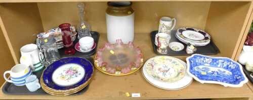 Decorative household effects, to include Wedgwood Imperial porcelain decorative plates, La Reine...
