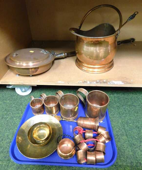 Metalware, to include a copper coal scuttle, copper bed pan, brass bowls, a set of copper...