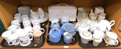 Decorative china and effects, to include an Oriental porcelain part tea service, various mugs,...