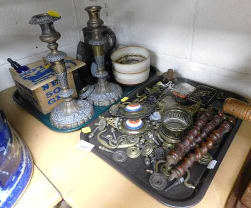 Metalware, to include door handles, horse brasses, further door furniture, pair of copper and...