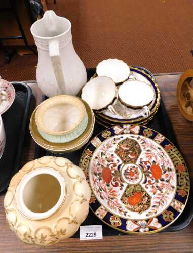 A pair of Derby Imari pattern plates, a Worcester Royal porcelain Stewart pattern potpourri jar...