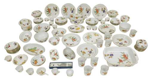 A Royal Worcester porcelain Evesham pattern dinner service, including flan dishes, vegetable...