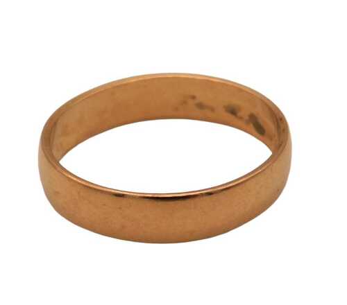 A 22ct gold wedding band, size N, 3.0g.