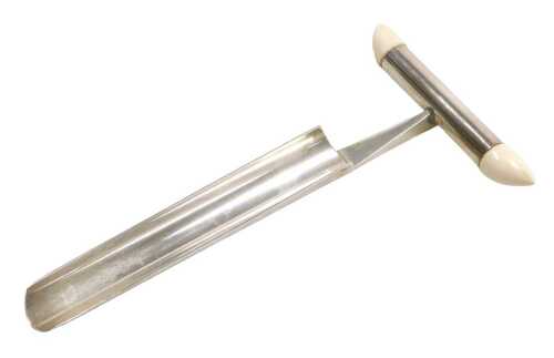 An Elizabeth II silver cheese scoop, the handle with ivory terminals, London 1977, 2.58oz all in....