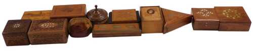 A quantity of small souvenir boxes, to include a Japanese marquetry example, decorated with...