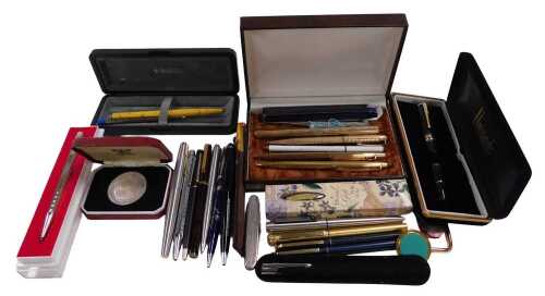 Assorted fountain and ballpoint pens, including Parker, a Pierre Cardin pen, a Yard-O-Lead...