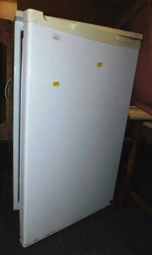 A LEC fridge.