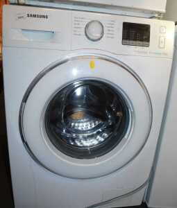 A Samsung 8kg washing machine.