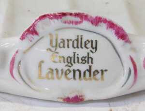 An early 20thC Yardley English Lavender porcelain soap dish, banded by three figures and a dog,... - 4