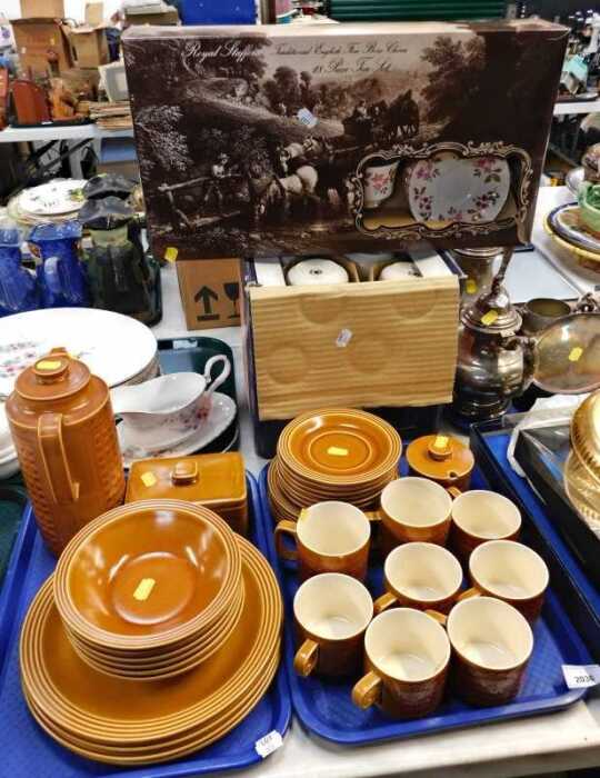 Miscellaneous ceramics, to include Hornsea Saffron, boxed Royal Stafford tea set, and a Crown...