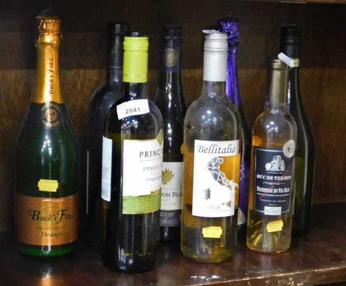 Miscellaneous wine, to include M&S Kir Royale, a dessert wine, etc. (8 bottles)