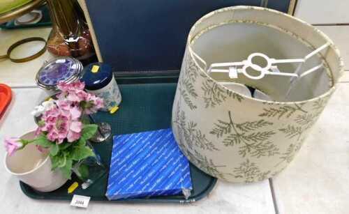 Decorative wares, including a pair of lampshades, small planters, etc. (1 tray)