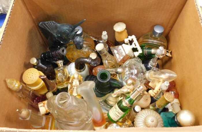 Miscellaneous novelty perfume bottles, to include pipes, rocking horse, Avon Champagne bottle,...