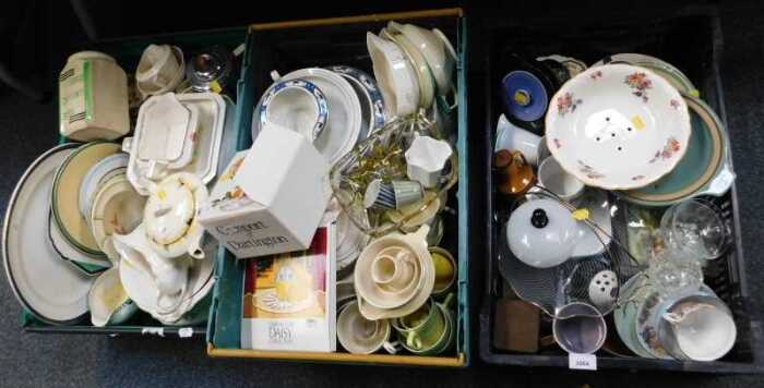 A quantity of tea ceramics, to include Art Deco part dinner services, teaware, etc. (contents...