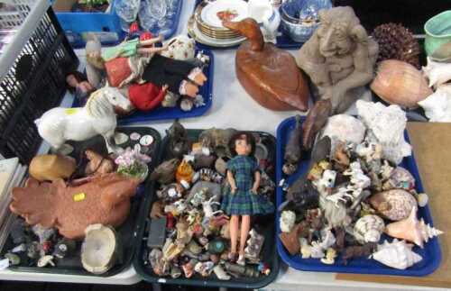 General household effects, to include trinkets, painted lead animal figures, Beswick dapple grey...