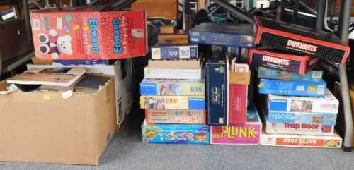 Board games and puzzles, to include Stay Alive, Dingbats, Kerplunk, various books, further...