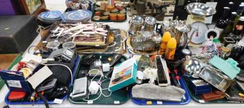 General household effects, to include a pair of Traillon kitchen scales, teapot, coffee pot,...