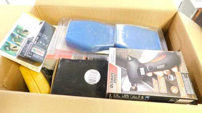 Various tools, Ultimate Speed 5 in 1 tyre pressure gauge, various other electrical items, tools,...