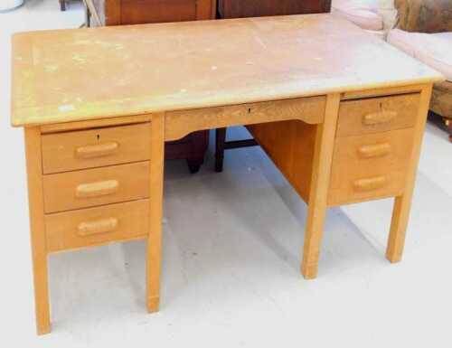 Various furniture, side board, chair, bureau, stool, various other items, etc. (a quantity)