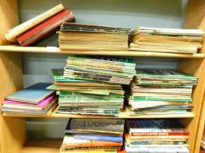 Various books, magazines, Motorsport magazine, various, a quantity of collector's cards, Formula...