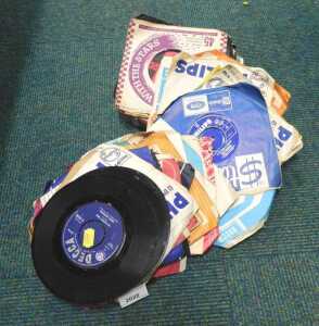 Various 45rpm records, popular music, Chris Andrews, Yesterday Man, etc., some in outer covers....