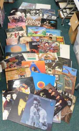 Various records, 33rpm, Dark Side of the Moon, Pink Floyd The Wall double vinyl, various other...