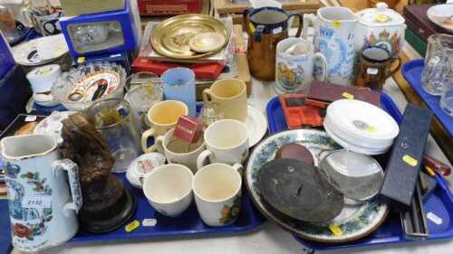 Various Royal commemorative and other part boxed items, etc., to include Wedgwood, various...