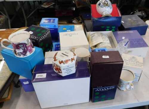 Various Royal commemorative items, many items boxed, to include Coalport, Wedgwood, Aynsley,...