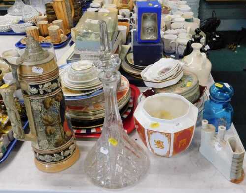 Various Royal commemorative wares, etc., tins, beer stein, various other items, Bretby...
