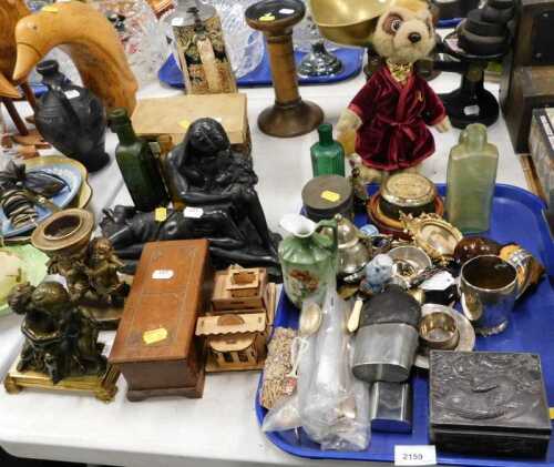 Various ornaments, decorative items, miniature frames, table scale, meerkat figure, beer stein,...